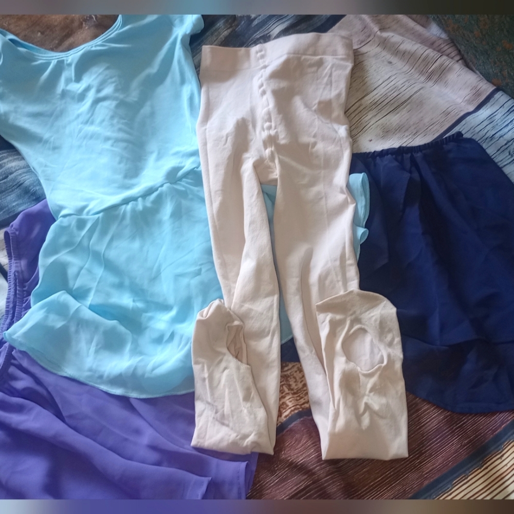 4-piece Dance / Ballet 6x- 7 Bloch Leotard, Tights And 2 Skirts